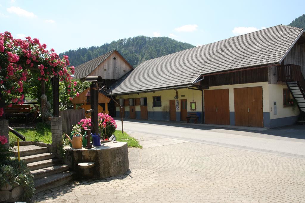 Apartments Pri Bostjanovcu Gorenja Vas  Esterno foto